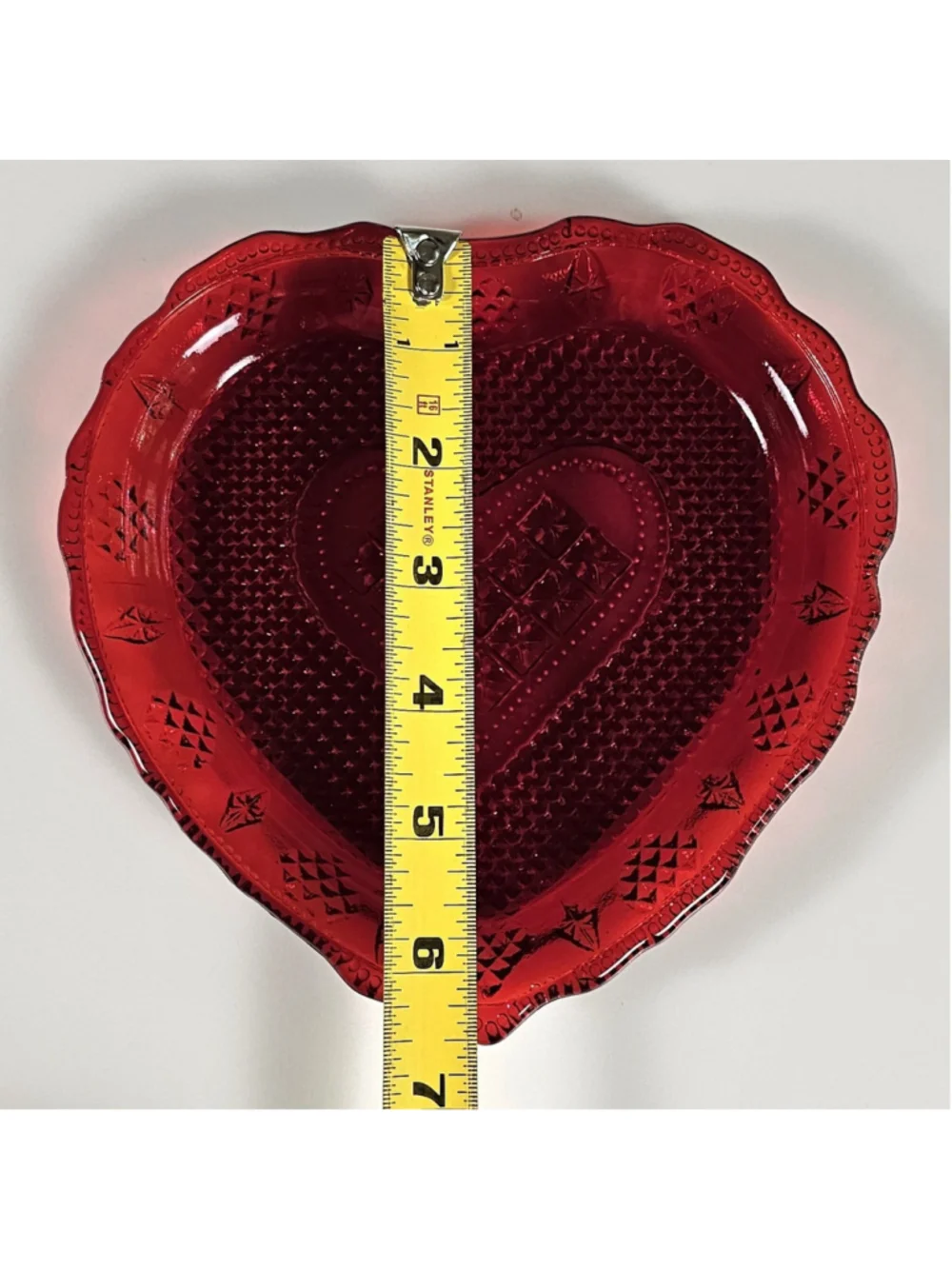 VTG Avon Hearts & Diamonds Ruby Red Glass Soap Dish Heart Glows Under UV Light